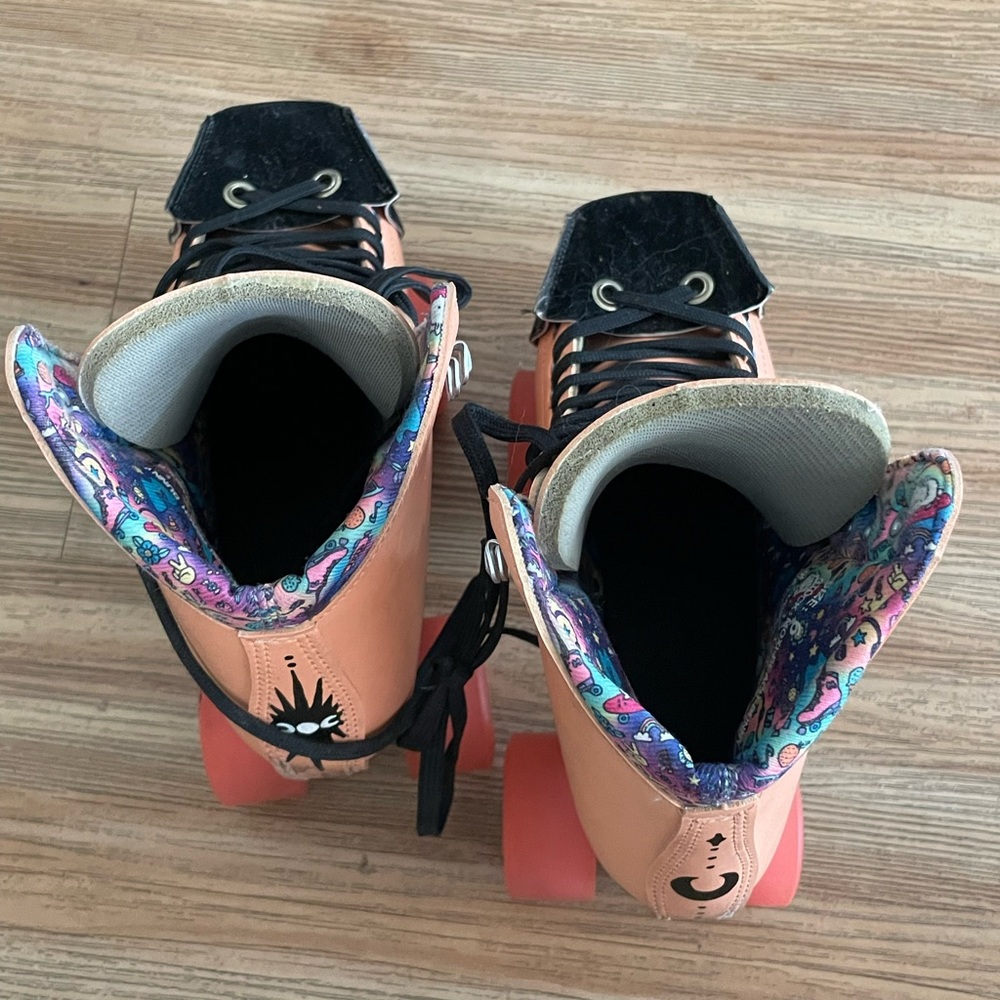 Moxi Peach and Black Women's Athletic Roller Skates - Picture 4 of 5